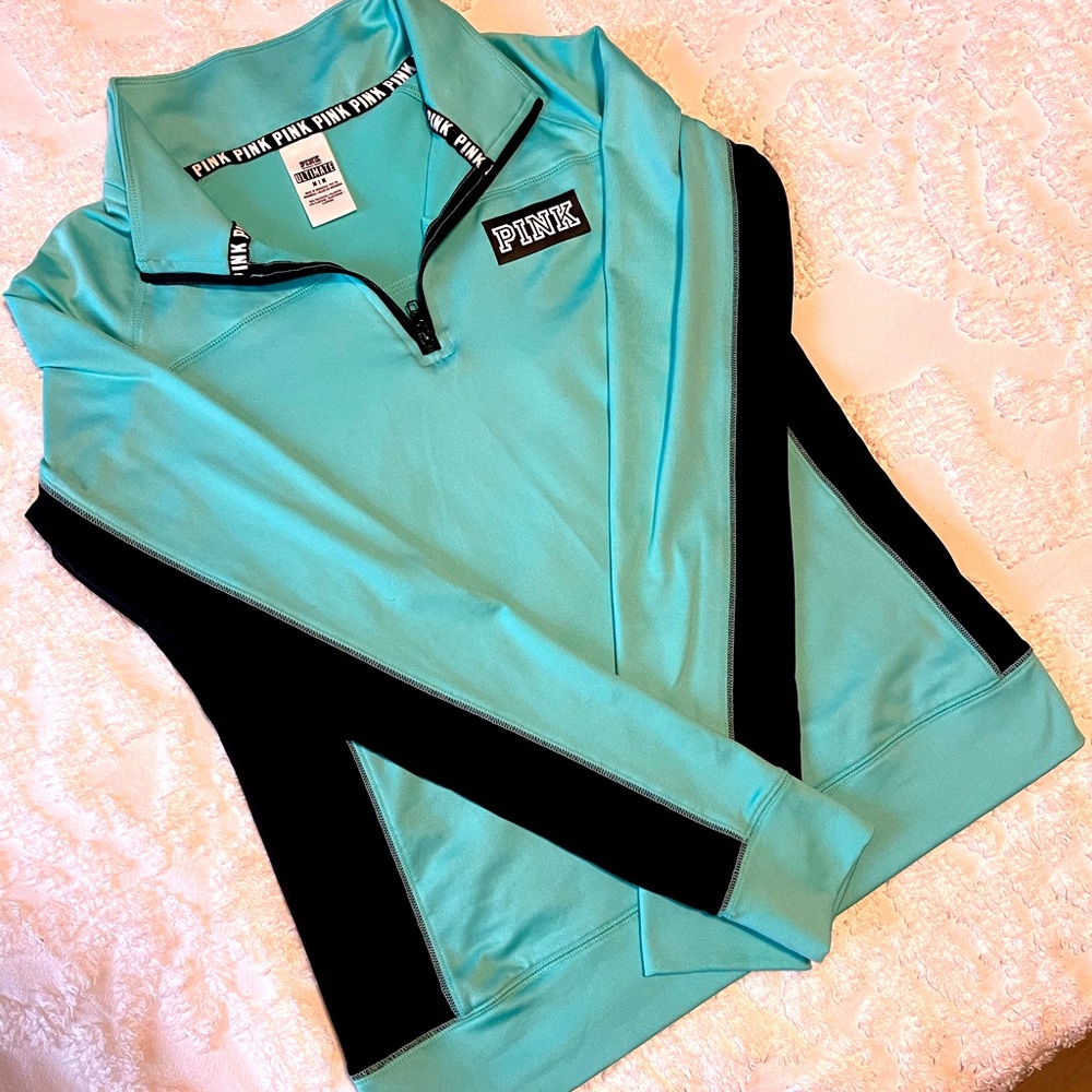 Victoria’s Secret PINK active top